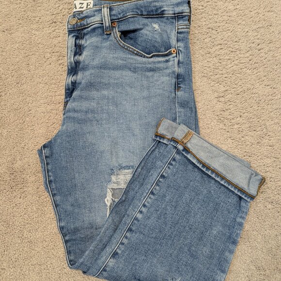 Daze Distressed cuffed Ankle jeans - Picture 8 of 8